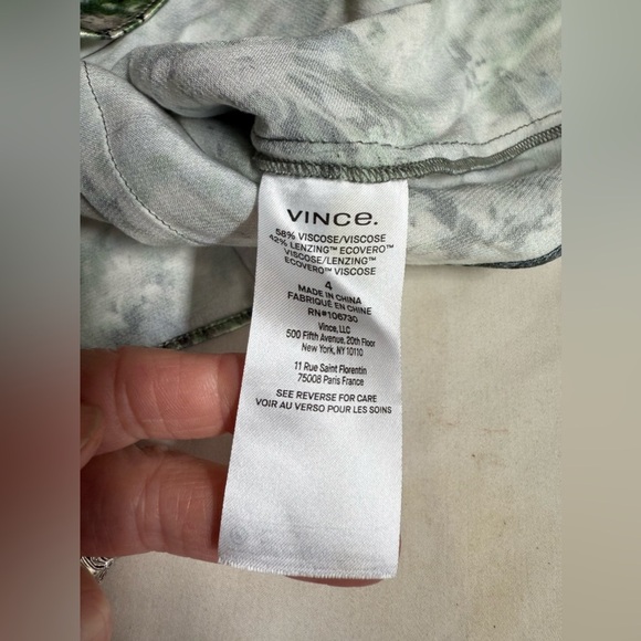 VINCE Green and blue floral print puff sleeve square neck top size 4 - Picture 12 of 15